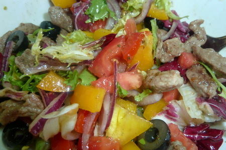 Салат "балканский" с бараниной, фетой, свежими овощами и присказкой: шаг 6