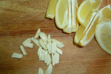 Сибас с чесночно-розмариновым ароматом, запеченный с овощами: шаг 3
