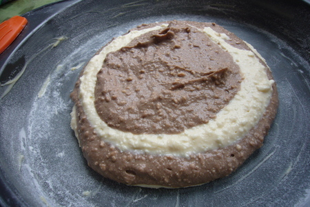 Мраморный творожник с ореховым штрейзелем и какао - коричным соусом.: шаг 2