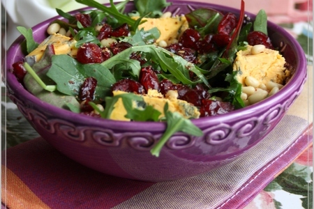 Салат с руколой,мангольдом,голубым сыром и кедровыми орешками: шаг 2