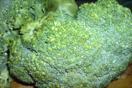 Салат из брокколи и редиса: шаг 1