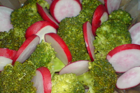Салат из брокколи и редиса: шаг 4