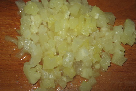 Салат рыбно-авокадный с ананасом: шаг 3