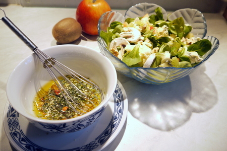 Зеленый корн-салат с шампиньонами и сыром с голубой плесенью: шаг 2