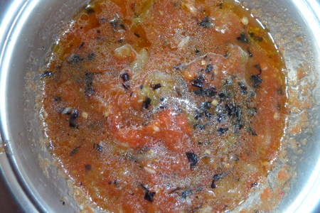 Шпигованное чесноком мясо на мангале с томатным соусом ( из серии "айда на пикник"): шаг 11
