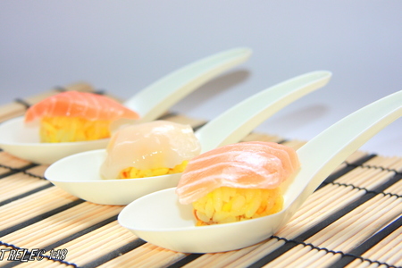 Мини-суши на шафрановом рисе для наташи (рулеточки).: шаг 5
