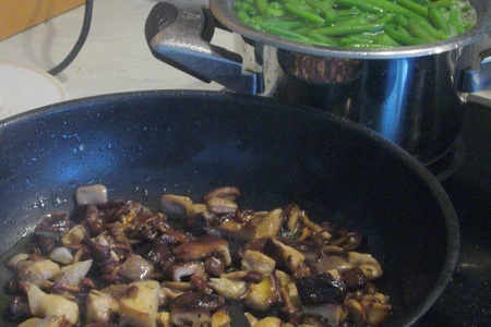 Картофельный салат с лесными грибами и стручковой фасолью: шаг 2