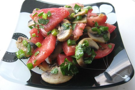 Помидорно-грибной салат: шаг 6