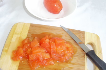 Куриные грудки на томатной сальсе, под брынзой: шаг 1
