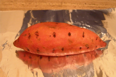 Сладкий картофель в фольге: шаг 1