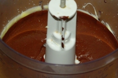 Торт шоколадный с клубникой: шаг 5