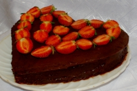 Торт шоколадный с клубникой: шаг 10