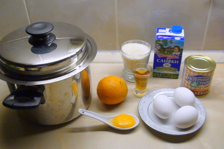 Крем-брюле флан с апельсиновой карамелью-соусом и клубникой.: шаг 1
