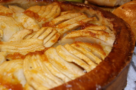 Тесто"нежное":пирог с яблоками и пирожки из него: шаг 8