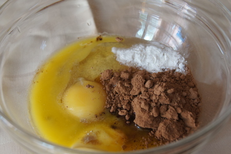 Шоколадный кекс с вишней в микроволновке: шаг 1