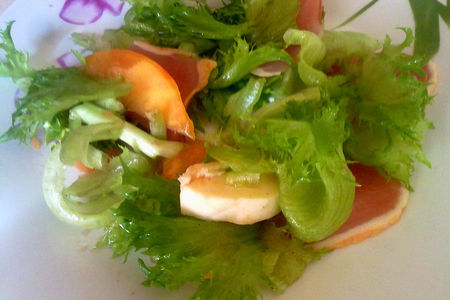 Салат с балыком, моцареллой и нектаринами: шаг 3