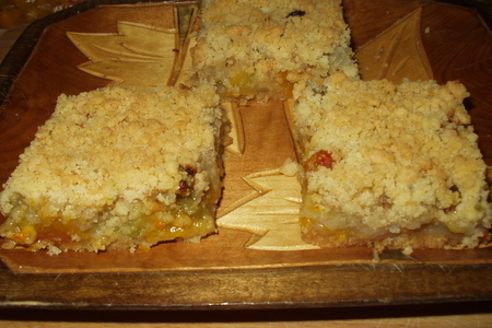 Песочный пирог с ревенем и персиками: шаг 5