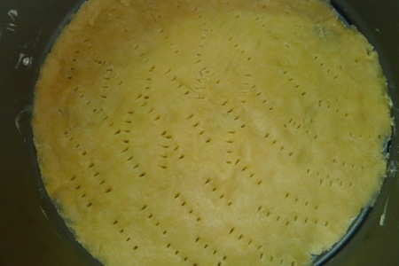 Песочный пирог " ароматный" с лисичками, сыром и луком: шаг 6