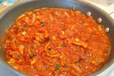 Ракушки с мясом и грибами под сырно-томатным соусом: шаг 4