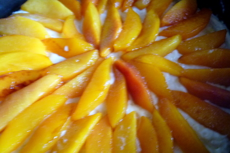 Летний персиковый пирог со штрейзелем и кокосовым соусом: шаг 6
