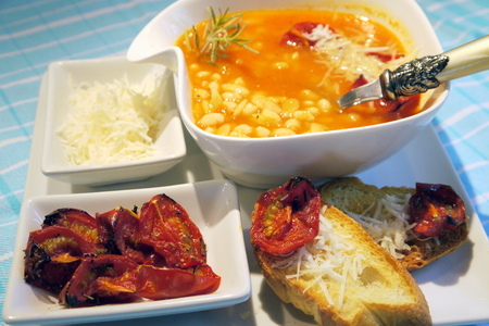 Томатный суп с фасолью, пастой и карамелизированными томатами: шаг 6