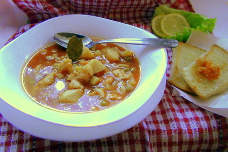 Томатный суп с треской и креветками. простой рецепт невероятно вкусного супа.: шаг 1