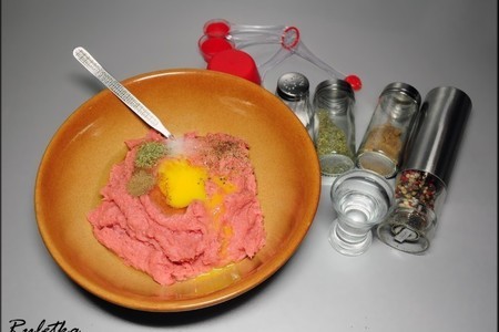Фото приготовления рецепта: Galantyna z miesa. польский мясной галантин.