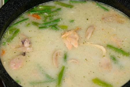 Кокосовый суп с тунцом и морепродуктами: шаг 5