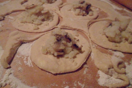 Пирожки с картофелем и грибами.: шаг 9