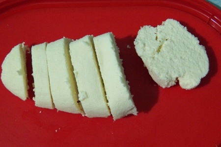 Шалот тарт (shallot tart) на пивном слоеном тесте с маринованным домашним сыром: шаг 2