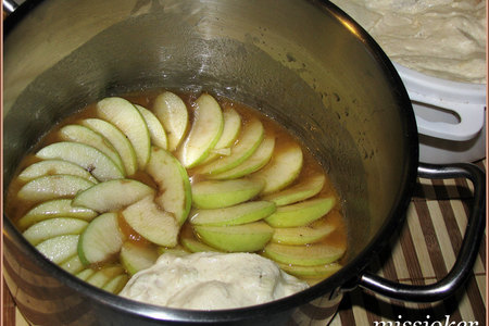 Творожная запеканка с карамельными яблоками: шаг 10