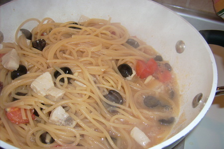 Спагетти с рыбой- меч по-неаполитански: шаг 6
