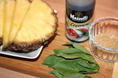 Запеченный козий сыр с «тар-таром» из ананаса (рецепт-подарок для ксюши): шаг 5