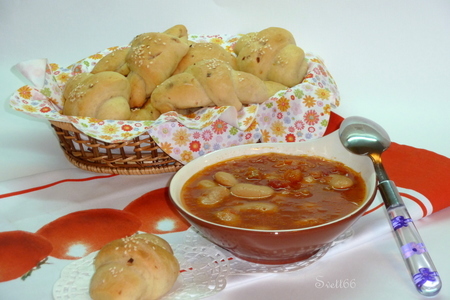 Томатный суп с гигантской фасолью и постными картофельными рогаликами + булочки с зеленым луком: шаг 26