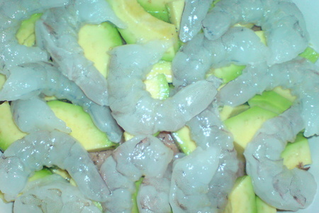 Рыба, запеченная с креветками и авокадо: шаг 4