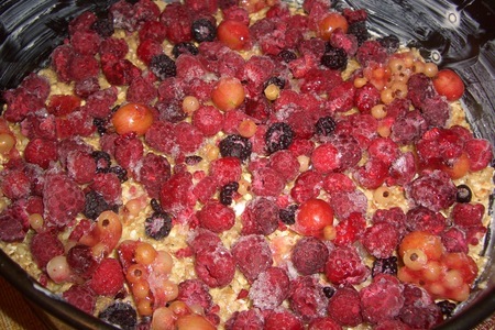 Орехово-овсяной пирог с ягодами: шаг 4