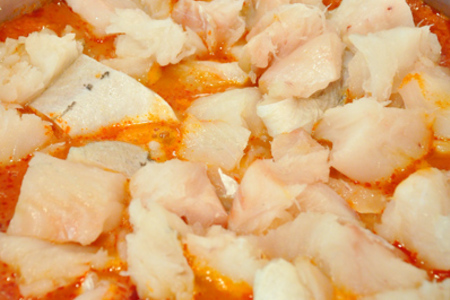 Рыбное филе с тайской пастой карри в томатном соусе.: шаг 6
