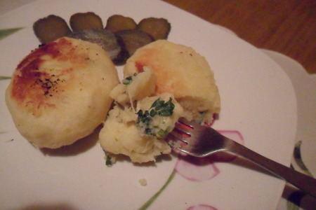 Картофельные зразы с сыром и зеленью: шаг 8