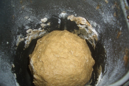 Ржаной хлеб с квасным суслом и тмином в хлебопечке: шаг 4