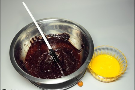 Пирожное с шоколадным муссом и черносмородиновым баваруа "тримирие".: шаг 9