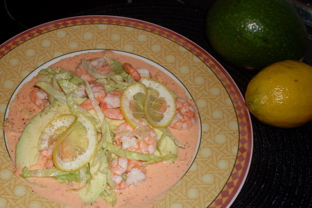 Дуэльный салатик с авокадо и креветками с умопомрачительным дрессингом....но не новогодний.....: шаг 4