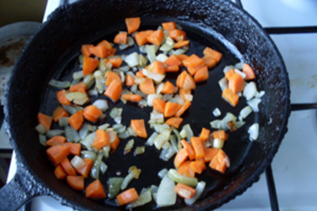 Куриные окорочка с соусом и овощами: шаг 2