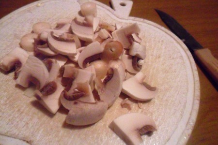 Куриные биточки с грибами в сливках: шаг 2