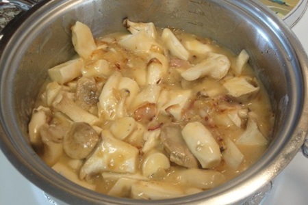 Крем суп с морскими гадами,беконом и грибами: шаг 5