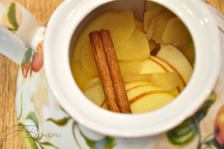 Имбирный чай с корицей, яблоком и мёдом (согревающий, полезный, вкусный): шаг 2