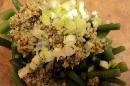 Рыба в остром гранатовом соусе с печеным картофелем и салатом  из зеленой фасоли.: шаг 5