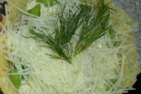 Салат в сырной корзиночке: шаг 3