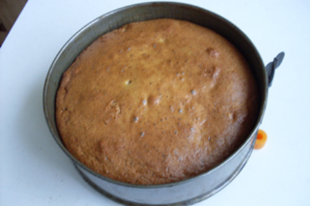 Абрикосово- бисквитный пирог: шаг 7