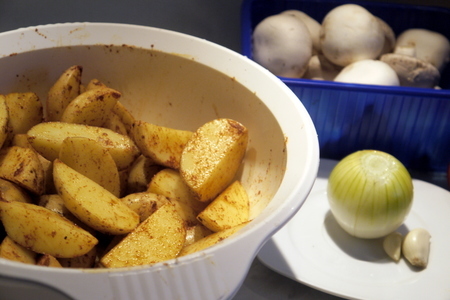 Картошка, запеченная с грибами и помидорами (постимся вкусно): шаг 2