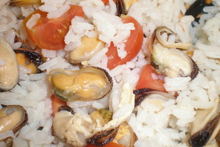 Салат из мидий с рисом: шаг 8